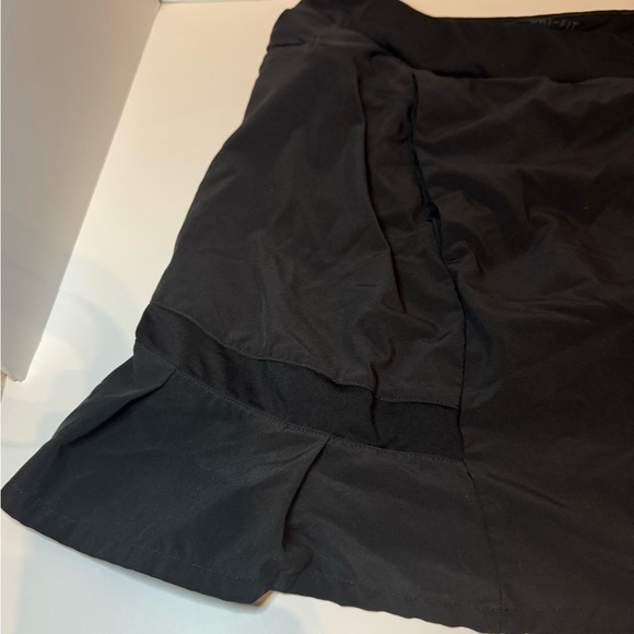 Nike dry fit Xl skirt with built in shorts - Picture 7 of 10